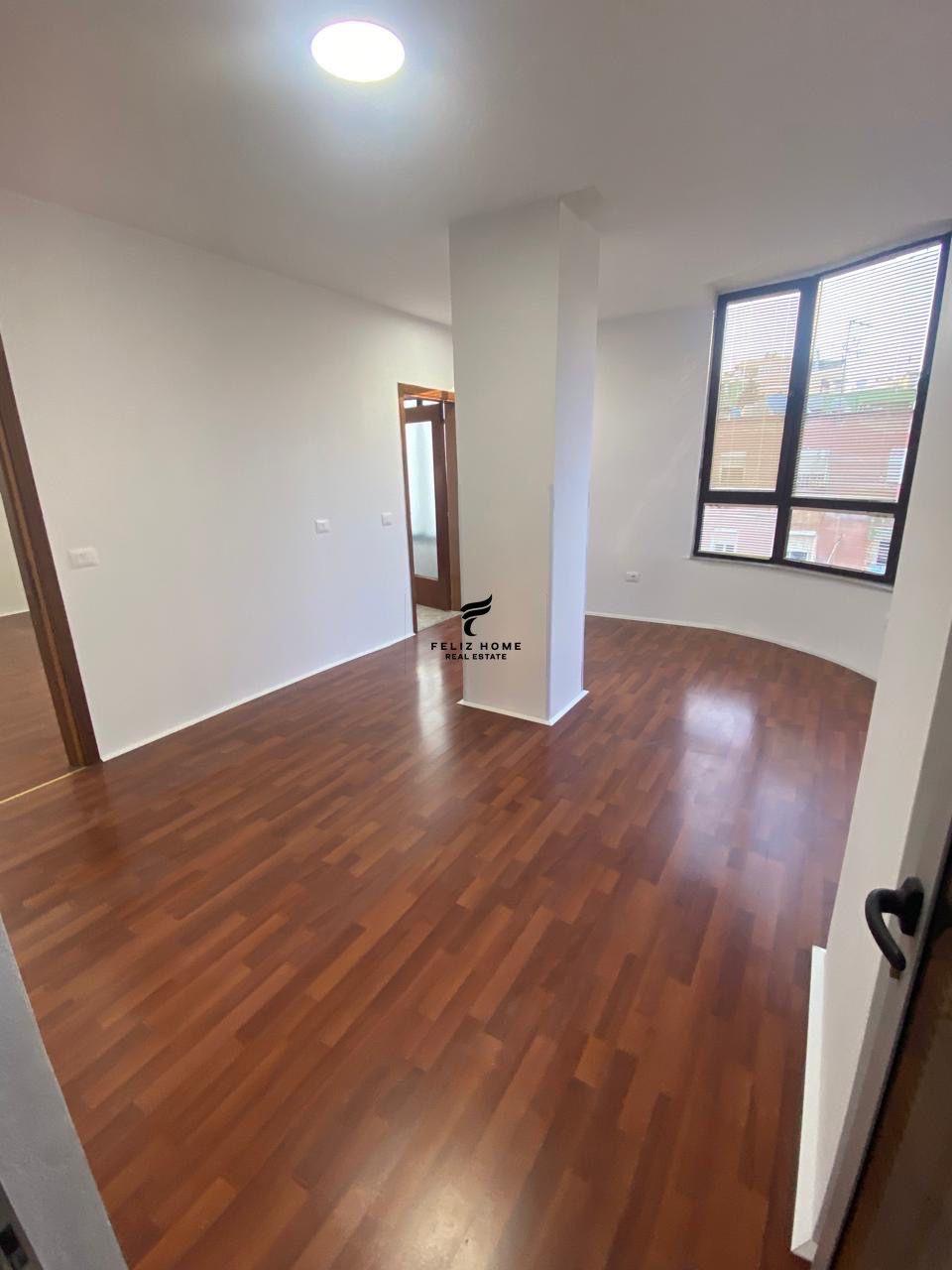 ZYRE ME QERA 120 M2 BLLOKU 1400 EURO – Tiranë - 1