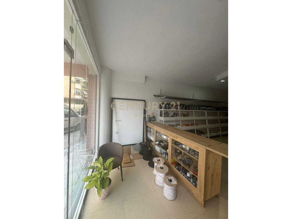 SARANDE, SHESIM AMBIENT KOMERCIAL – Tiranë - 1
