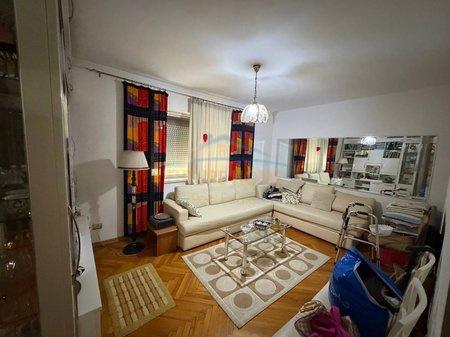 Shitet, Apartament 2+1, Pazari i Ri, Tiranë – Tiranë