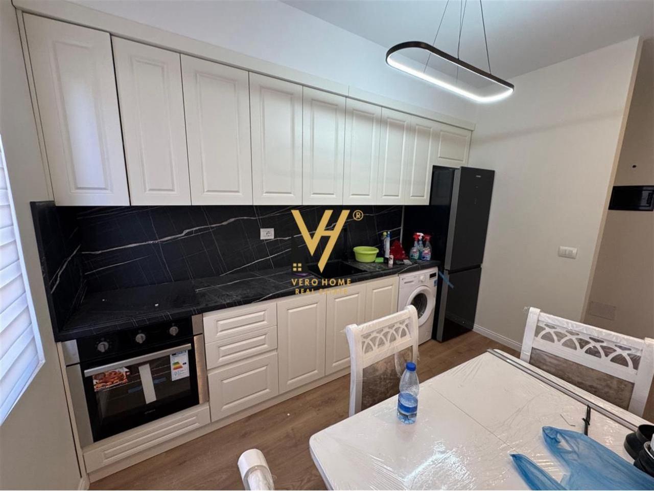 JEPET APARTAMENT 1+1+BLK ME QIRA TE HARRY FULTZ 650 EURO – Tiranë