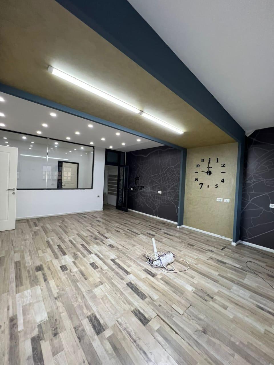 ZYRE ME QERA 110 M2 SHESHI WILLSON 140.000 LEKE FH-84272 – Tiranë - 1