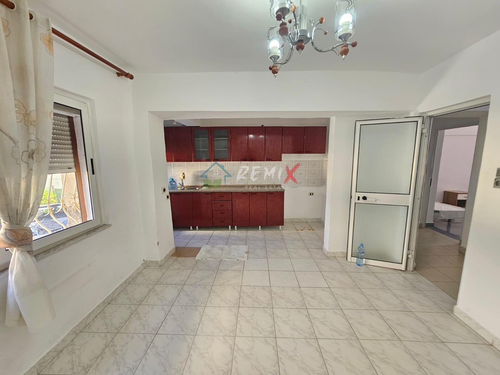 JEPET ME QERA APARTAMENT 1+1 PRANE DREJTORISE SE POLICISE, – Durrës