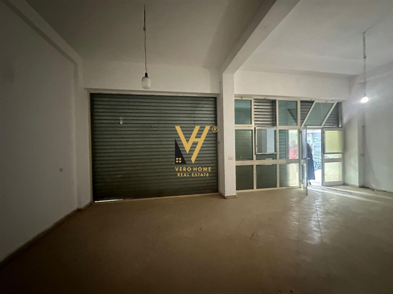 JEPEN DY AMBIENTE 100M2 ME QERA TE MYSLYM SHYRI 900 EURO – Tiranë