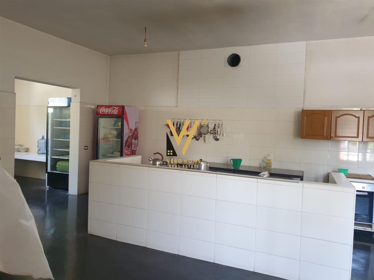 SHITET LOKAL 340 M2 NE KAVAJË 260.000 EURO – Kavajë - 1