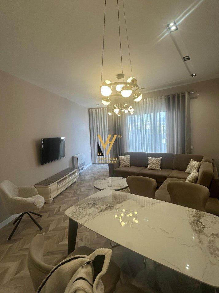 JEPET APARTAMENT+GARSIONERE ME QERA NE QENDER 1.500 EURO – Tiranë