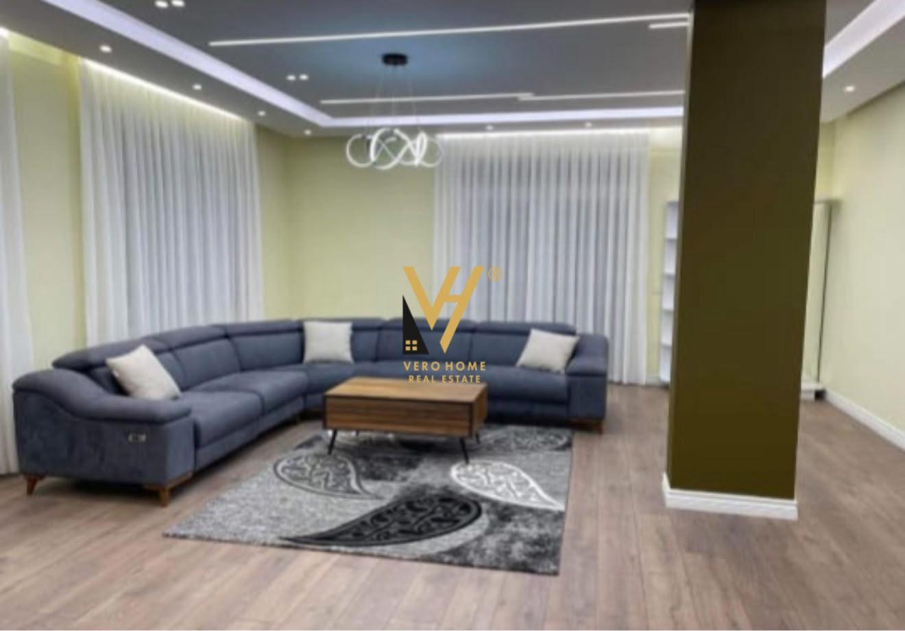 JEPET APARTAMENT 3+1+BLK ME QIRA NE PORCELAN 70.000 LEKE – Tiranë