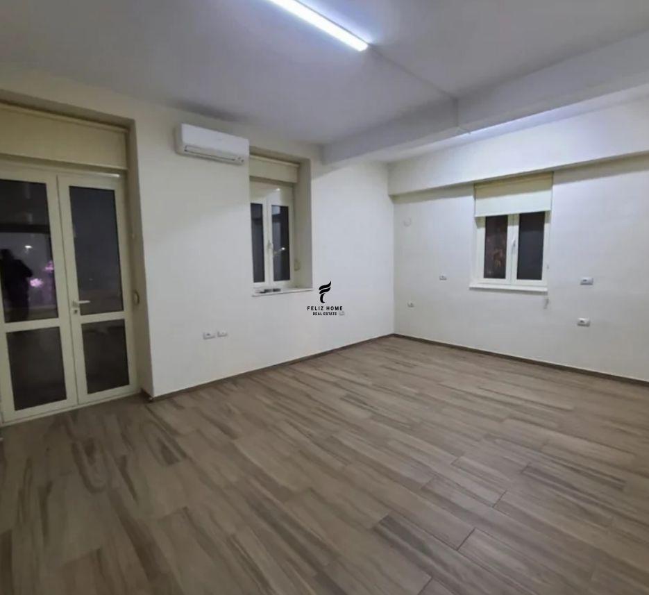 ZYRE ME QERA 75 M2 RRUGA FORTUZI 85.000 LEKE FH-58956 – Tiranë - 1