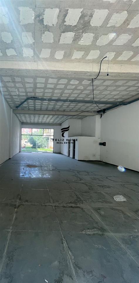AMBIENT BIZNESI ME QERA 144 M2 KOMUNA E PARISIT 2000 EURO – Tiranë