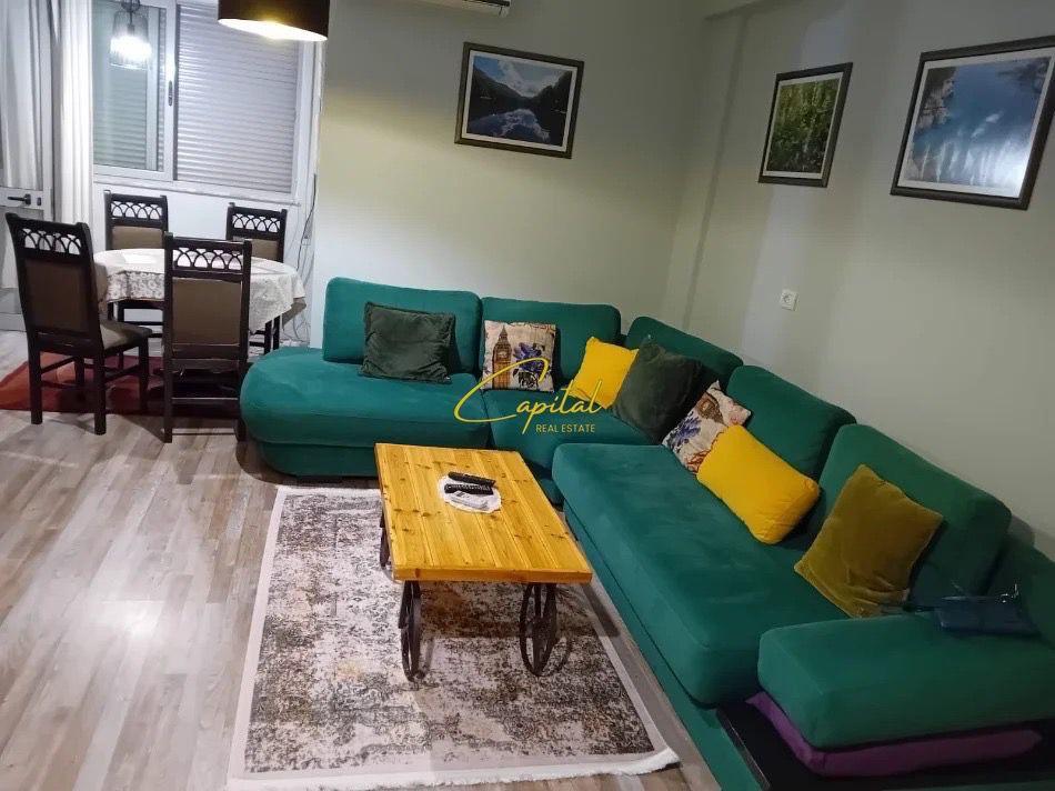 APARTAMENT ME QIRA 1+1 RRUGA E DIBRES 580 EURO – Tiranë