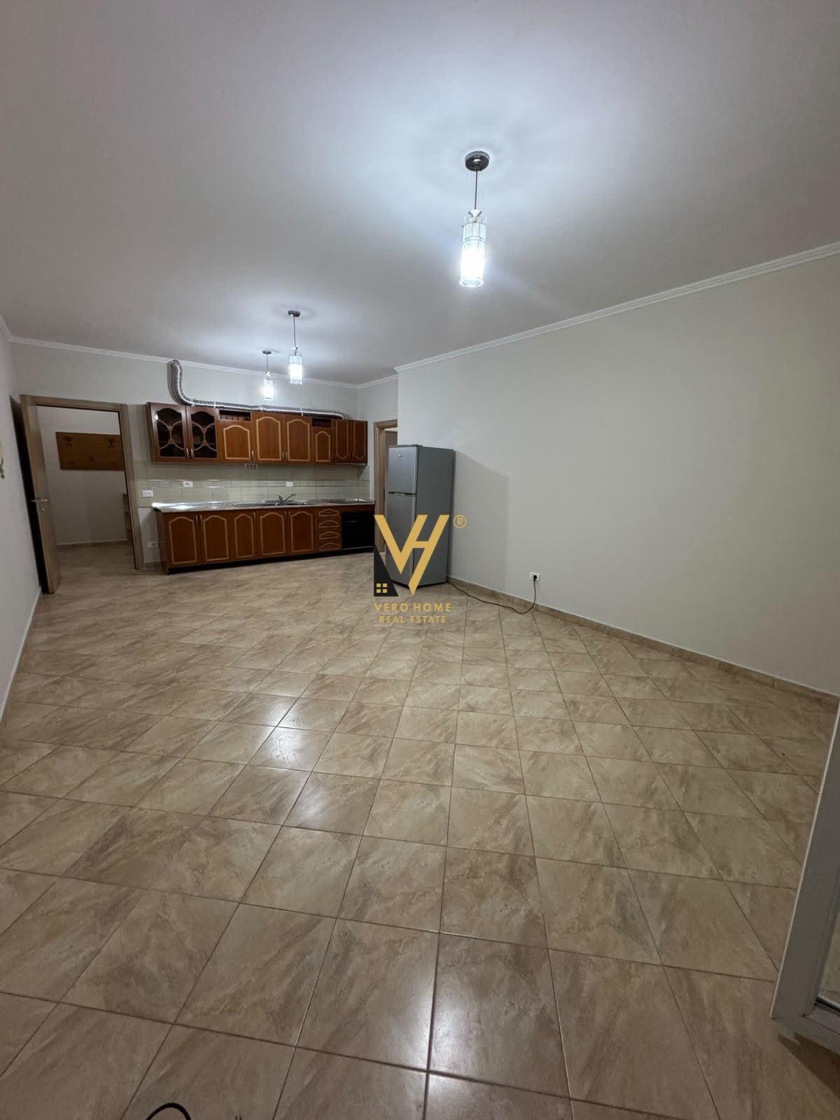 JEPET APARTAMENT 2+1+2BLK TEK ISH TREGU ELEKTRIK 55.000 LEKE – Tiranë