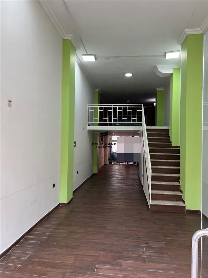 SHITET AMBIENT BIZNESI 56 M2 XHAMLLIKU 150.000 EURO – Tiranë