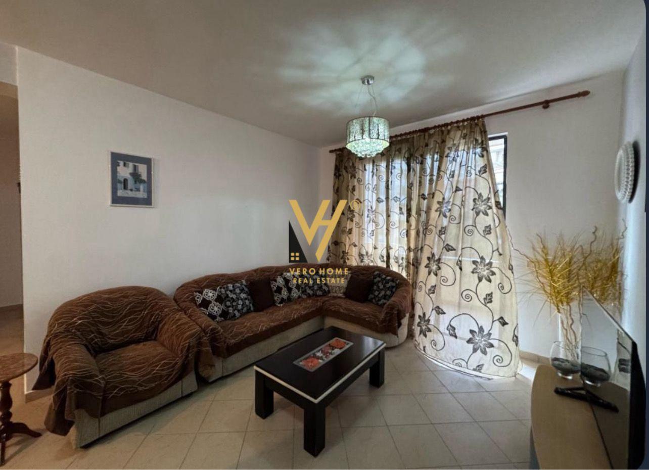 JEPET APARTAMENT 2+1+BLK ME QERA NE YZBERISHT 45.000 LEKE – Tiranë