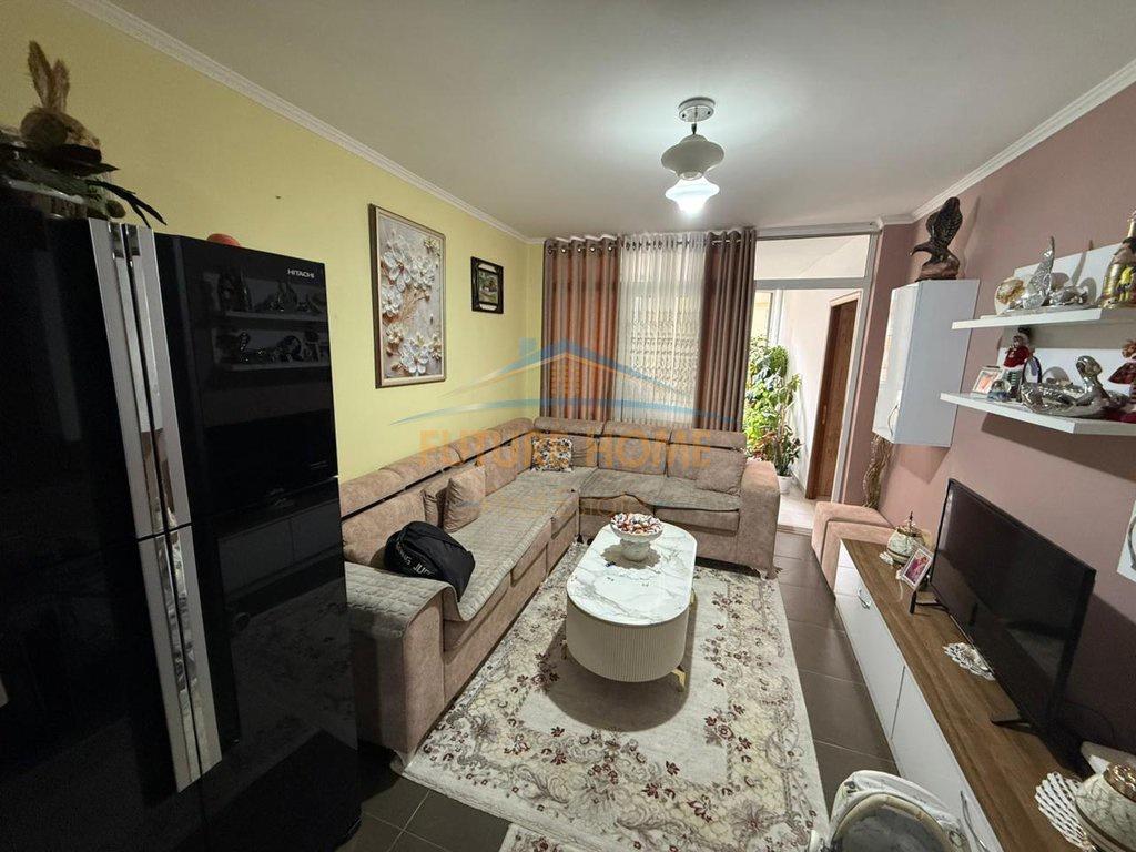 0692268458 Shitet,Apartament 2+1,Unaza e Re,Tiranë – Tiranë