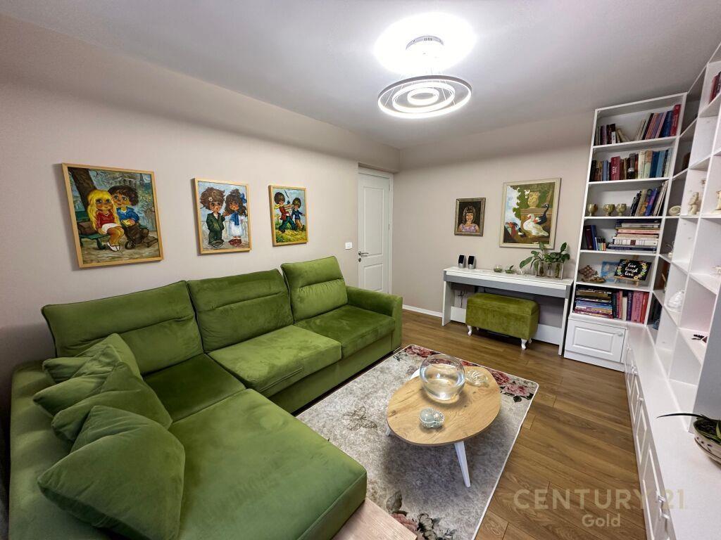 Apartament 3+1 me ballkon i superinvestuar per shitje tek Sh – Tiranë - 1