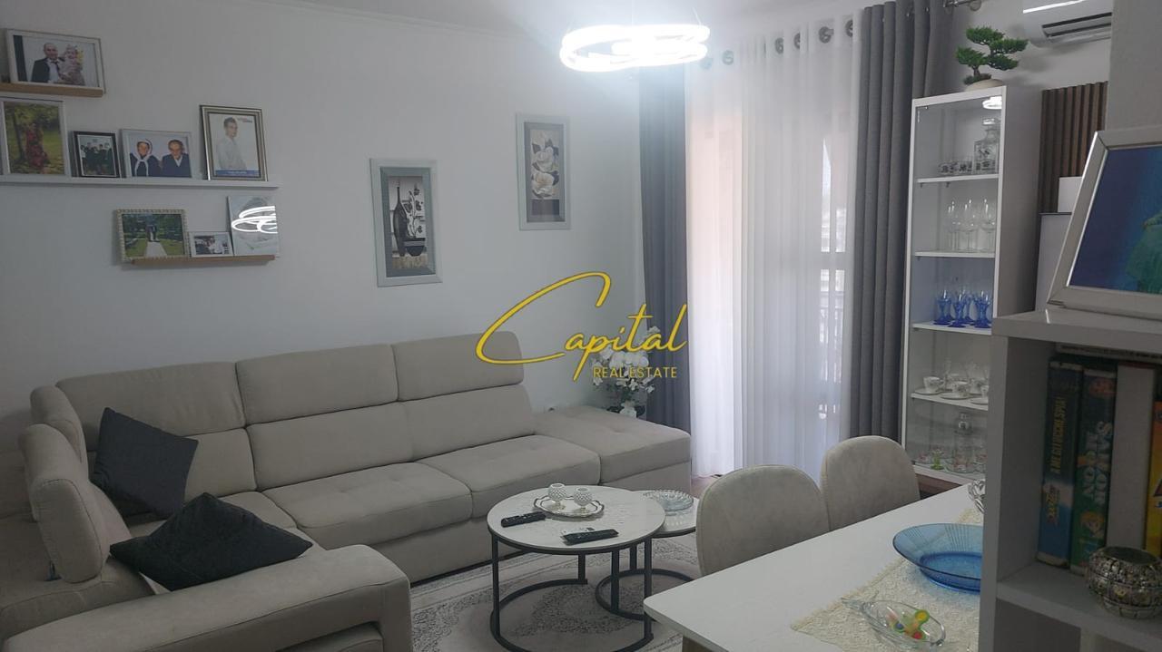 SHITET APARTAMENT 1+1 KINOSTUDIO 15.800.000 LEKE – Tiranë