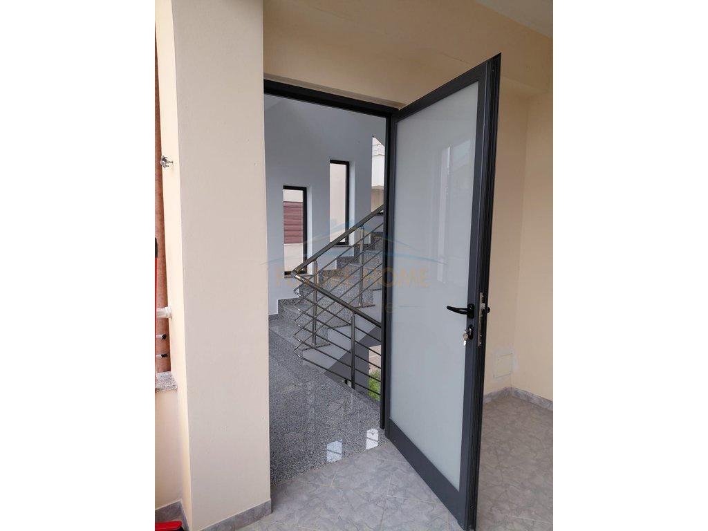 0697075690 Qira, Vile Dy-kateshe, Plazh Hekurudha, Durres – Durrës