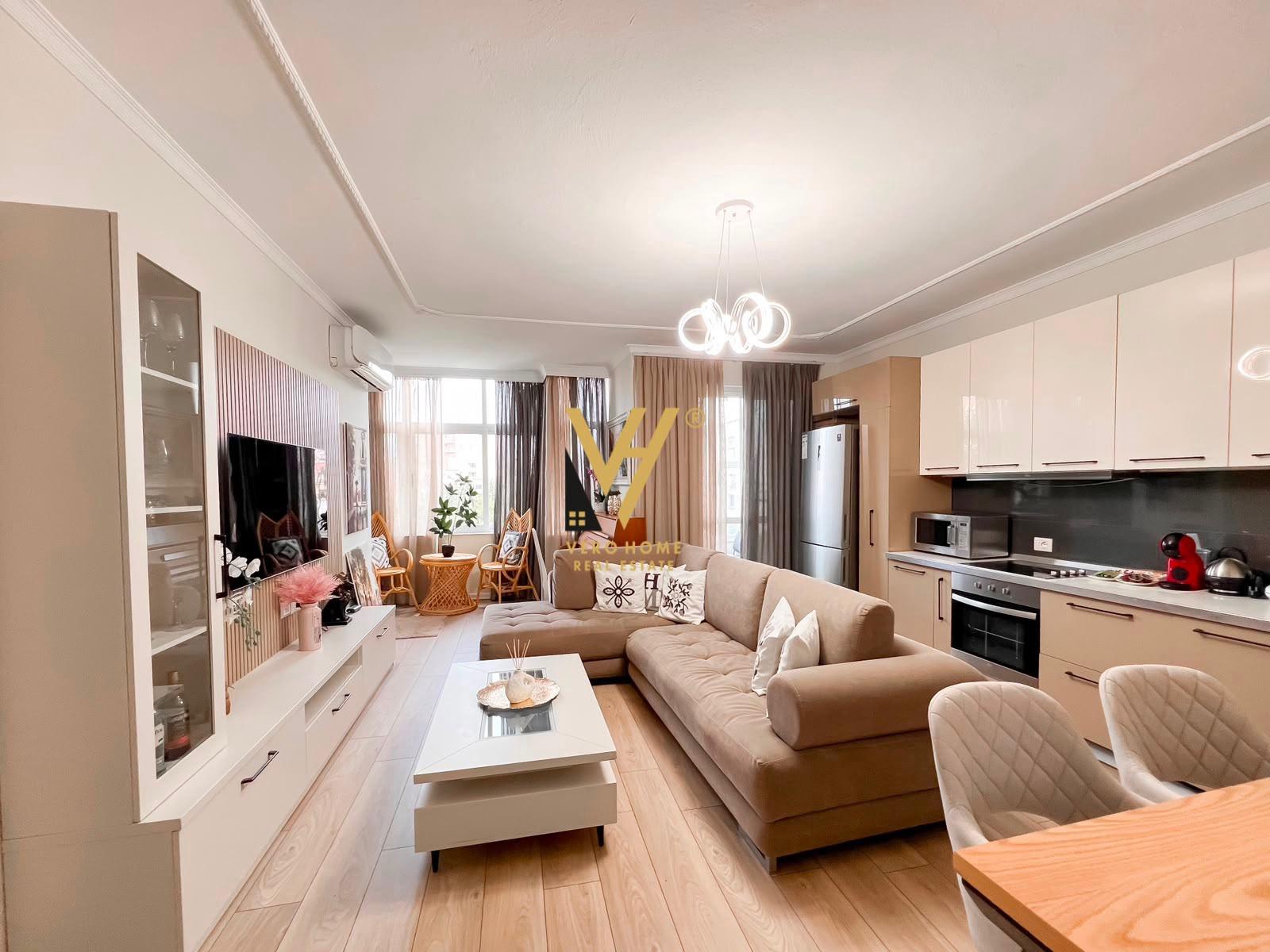 JEPET APARTAMENT 3+1+2+BLK ME QERA TEK ISH EKSPOZITA 110.000 – Tiranë