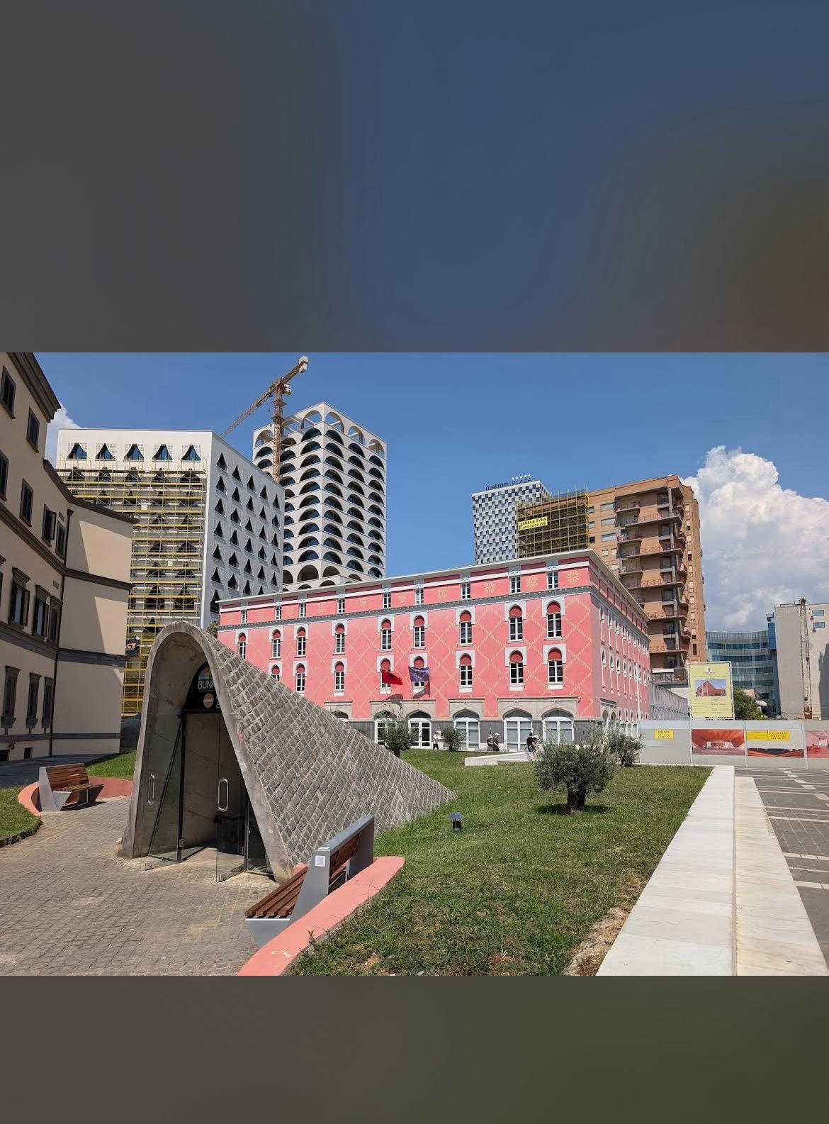 ZYRE ME QERA 96 M2 QENDER 170.000 LEKE – Tiranë