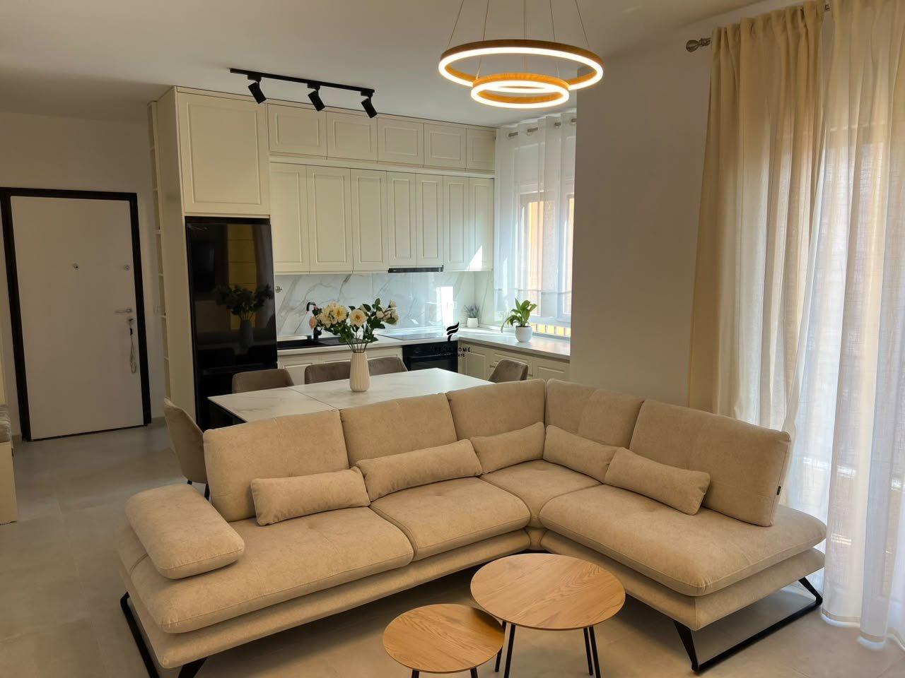 APARTAMENT ME QERA 2+1+2 PAZARI I RI 90.000 LEKE FH-98822 – Tiranë