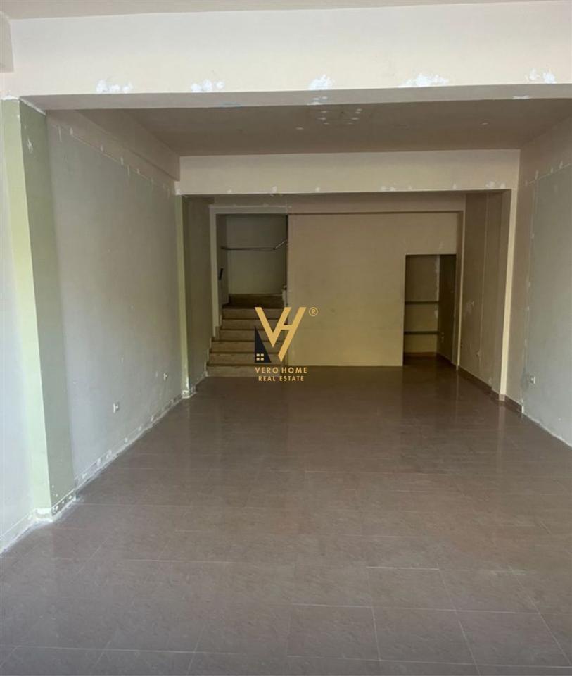 JEPET AMBIENT BIZNESI 240 M2 ME QERA NE LAPRAKE 170.000 LEKE – Tiranë - 1