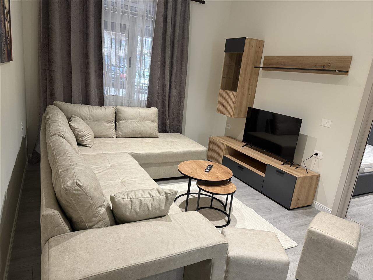 APARTAMENT ME QERA 2+1 BLLOK 850 EURO – Tiranë