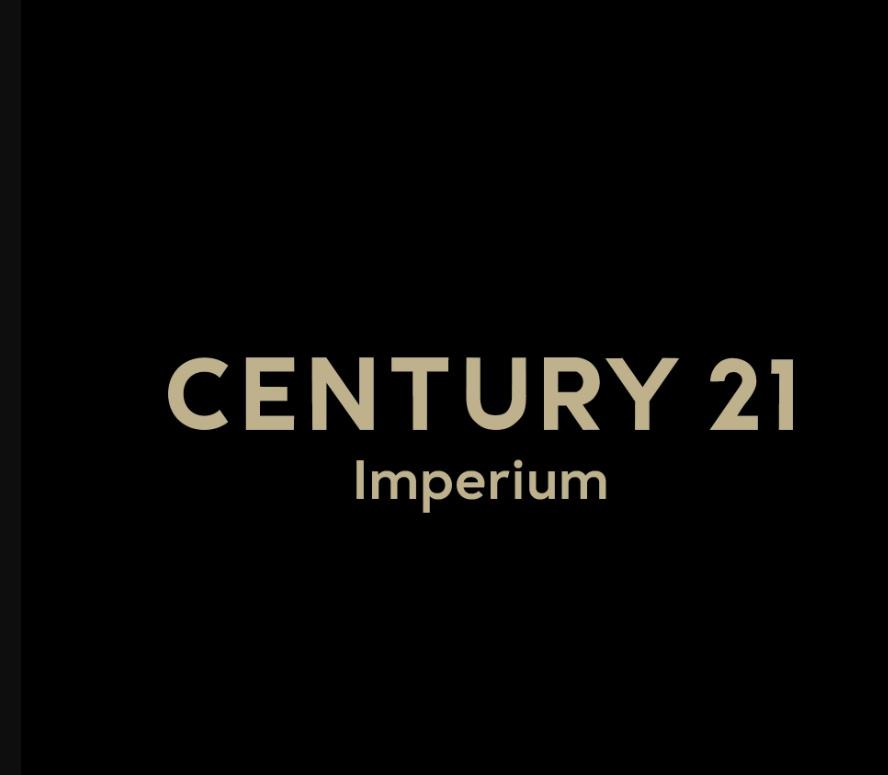 Real Estate Agent- Century 21 – Tiranë