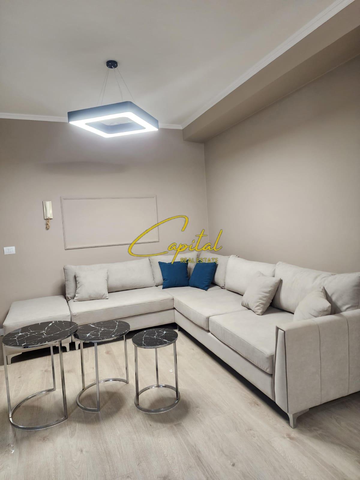 APARTAMENT ME QIRA 2+1 KOPSHTI BOTANIK 80.000 LEKE – Tiranë