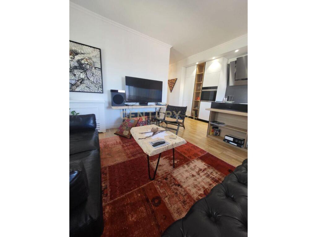 Apartament 2+1+2+Post parkimi për Shitje tek Bulevardi Zogu – Tiranë - 1