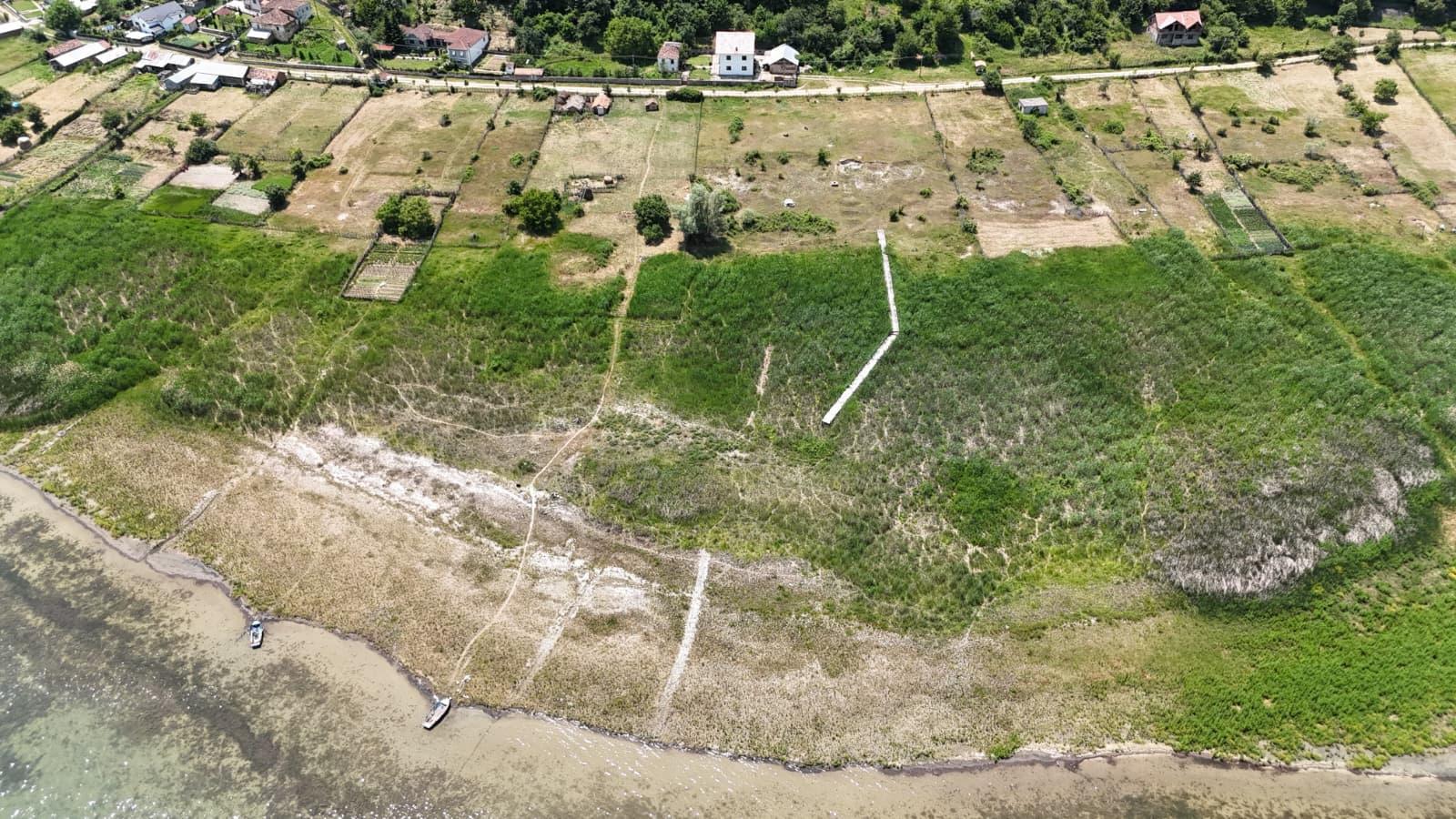 Shitet tokë 8,230 m²,pranë Liqenit të Prespës! – Korçë - 1