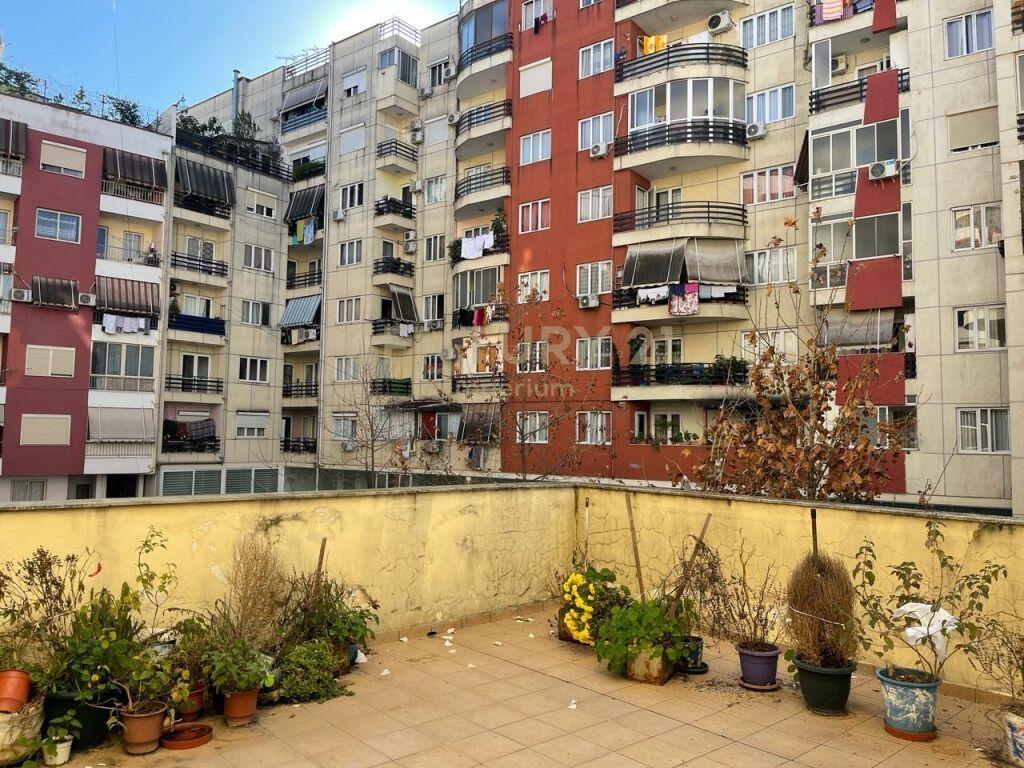 Apartament 2+1 për shitje në Yzberish – Tiranë - 1