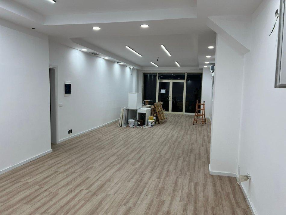 AMBIENT BIZNESI ME QERA 75 M2 BRRYLI 800 EURO – Tiranë