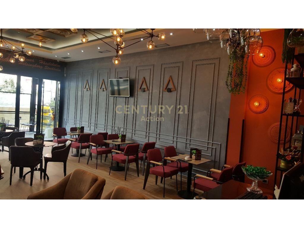 SHITET BAR-KAFE NE FRESK – Tiranë