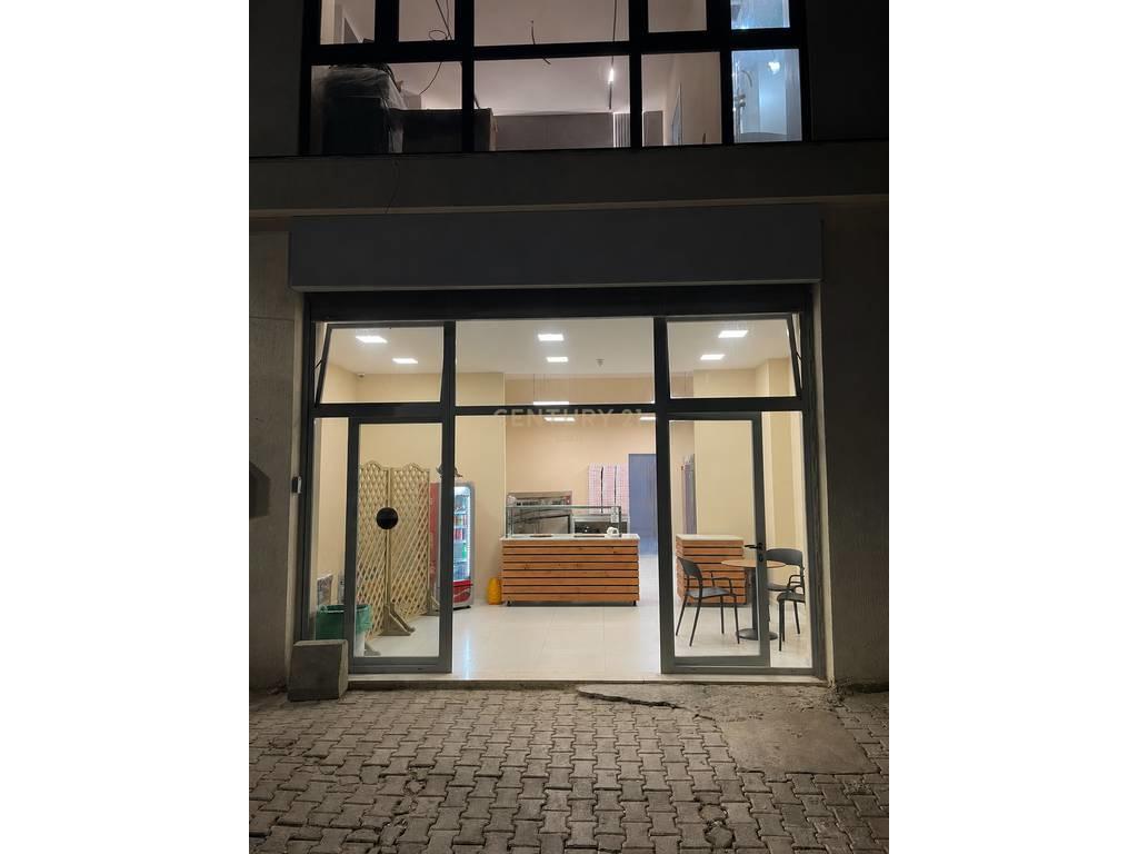 SHITET AMBIENT BIZNESI NE DURRES ! 426,000 € – Durrës