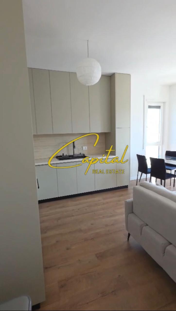 APARTAMENT ME QIRA 2+1 5 MAJI 65.000 LEKE – Tiranë