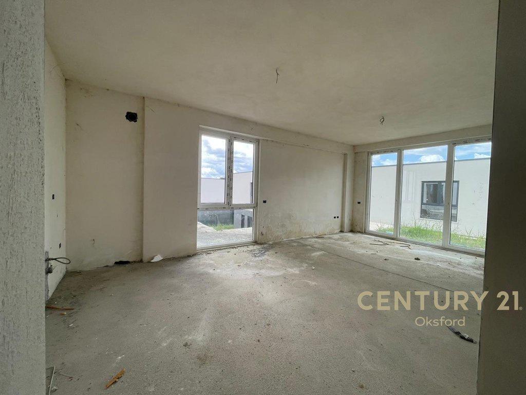 APARTAMENT 3+1+2 ME OBORR PER SHITJE TEK LIQENI I FARKES – Tiranë - 1