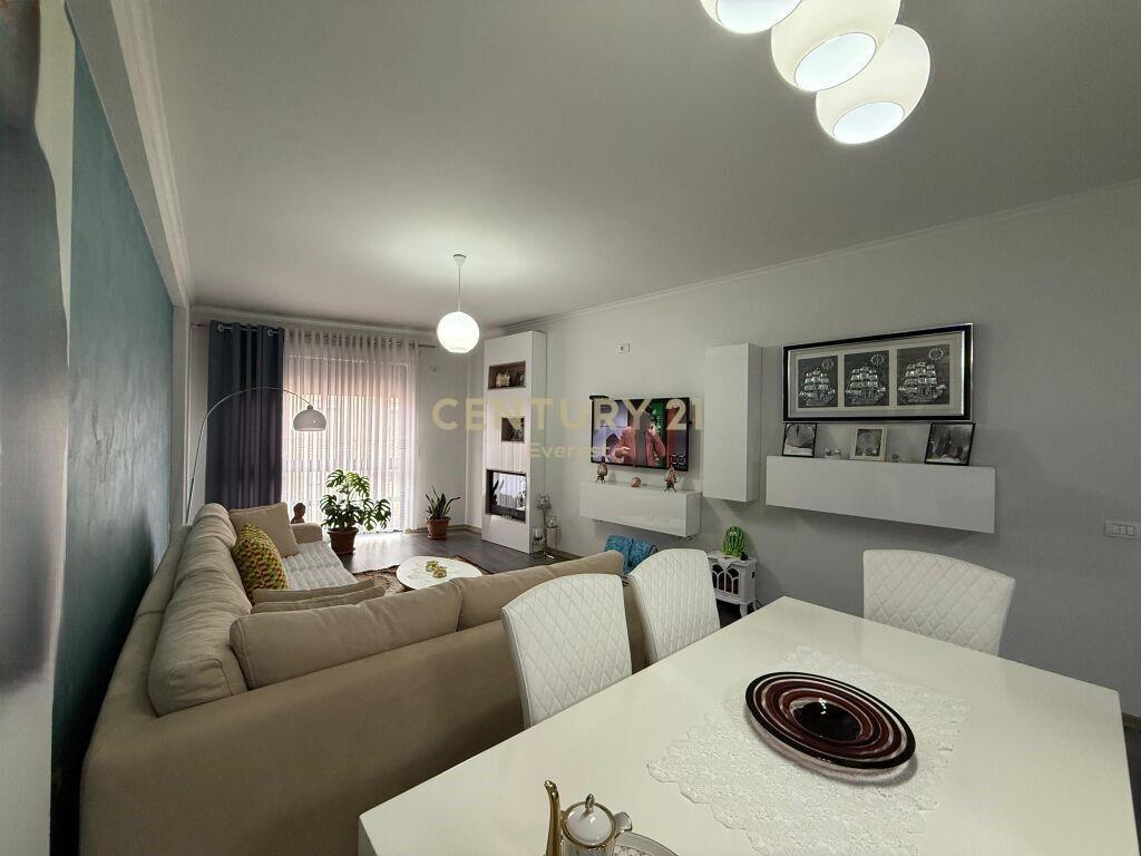 FRESKU, SHESIM APARTAMENT 3+1+2 – Tiranë - 1