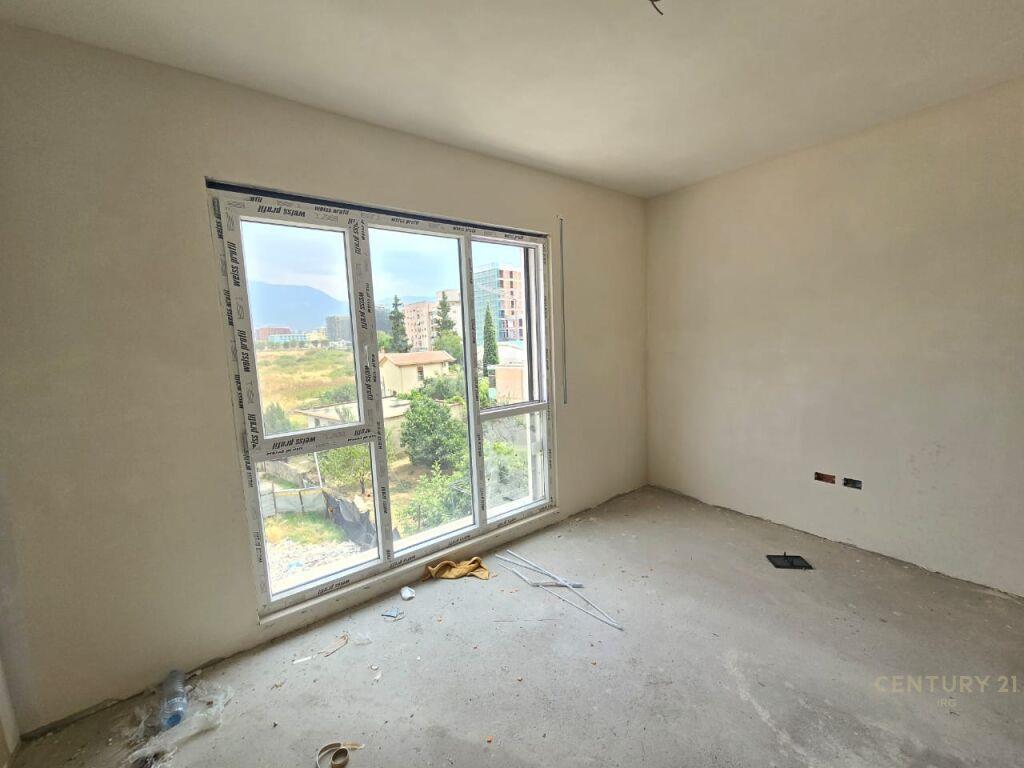 APARTAMENT 2+1+2 PRANE BULEVARDIT TE RI – Tiranë - 1