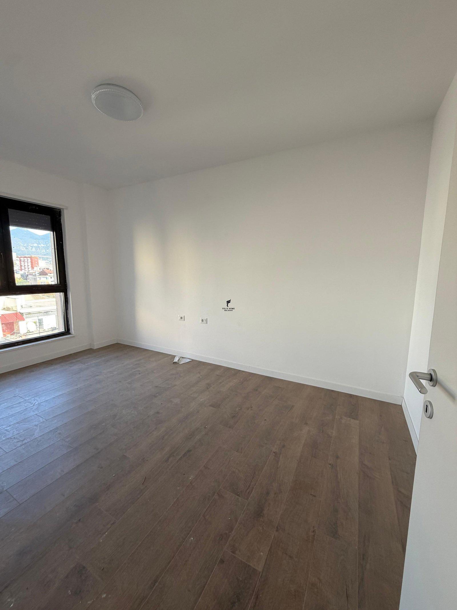 ZYRE ME QERA 93 M2 KOMUNA E PARISIT 100.000 LEKE FH-97758 – Tiranë