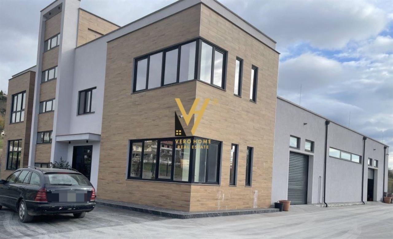 JEPET MAGAZINE 600 M2 ME QERA NE PRUSH, VAQARR 5.000 EURO – Tiranë