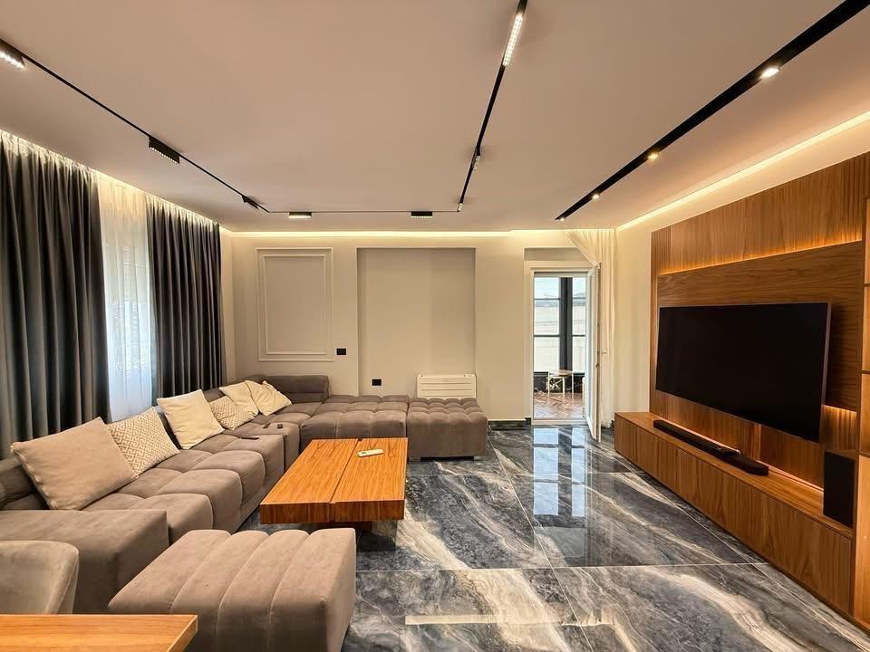 APARTAMENT ME QERA 2+1 KOPSHTI BOTANIK 1.500 EURO – Tiranë