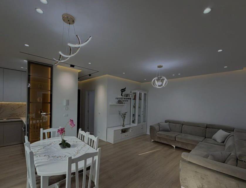 APARTAMENT ME QERA 2+1 CASA ITALIA 65.000 LEKE FH-93653 – Tiranë