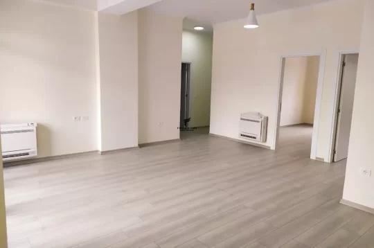 ZYRE ME QERA 216 M2 MISTO MAME 1.200 EURO – Tiranë