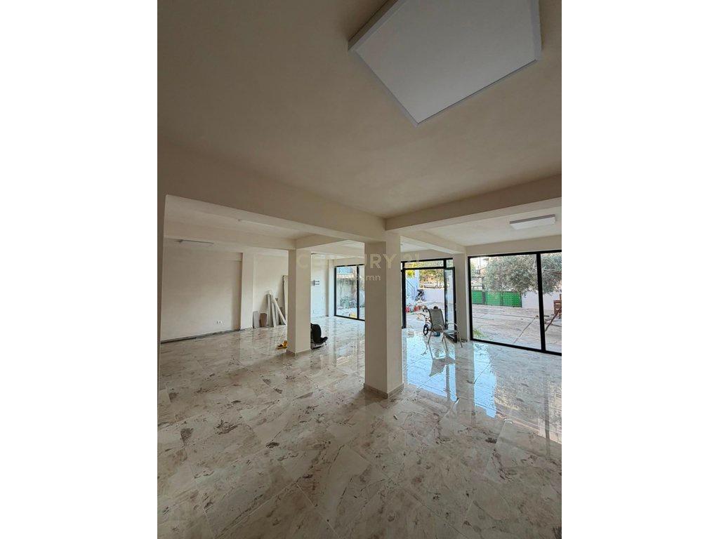 Ambient Komercial Me Qira tek Kryqi i Kuq, Durrës - 600€ | 1 – Durrës