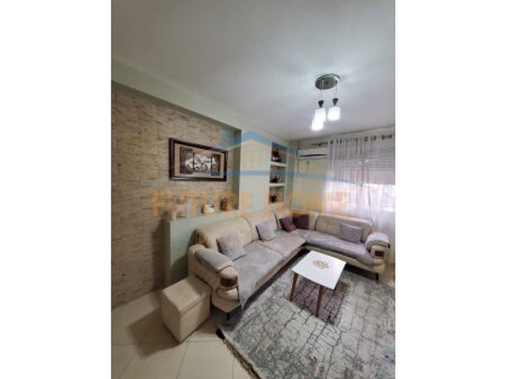 Shitet, Apartament 2+1+2,prane Fizikes Berthamore,Fresku, Ti – Tiranë