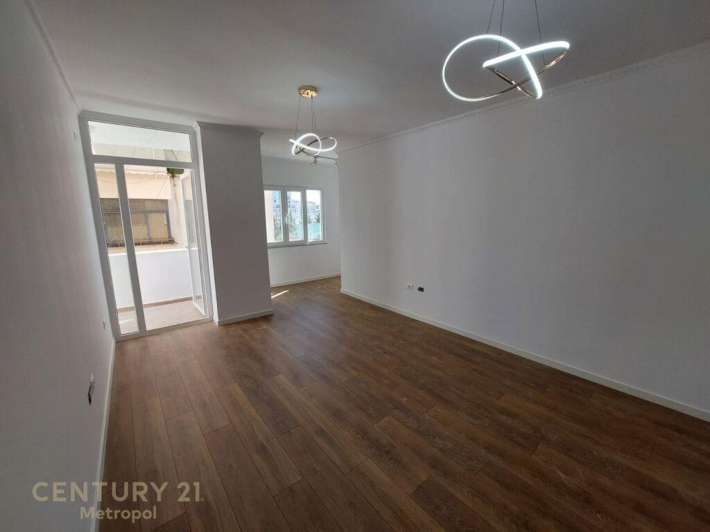 SHITET APARTAMENT 2+1+2 TEK MEDRESEJA! – Tiranë - 1