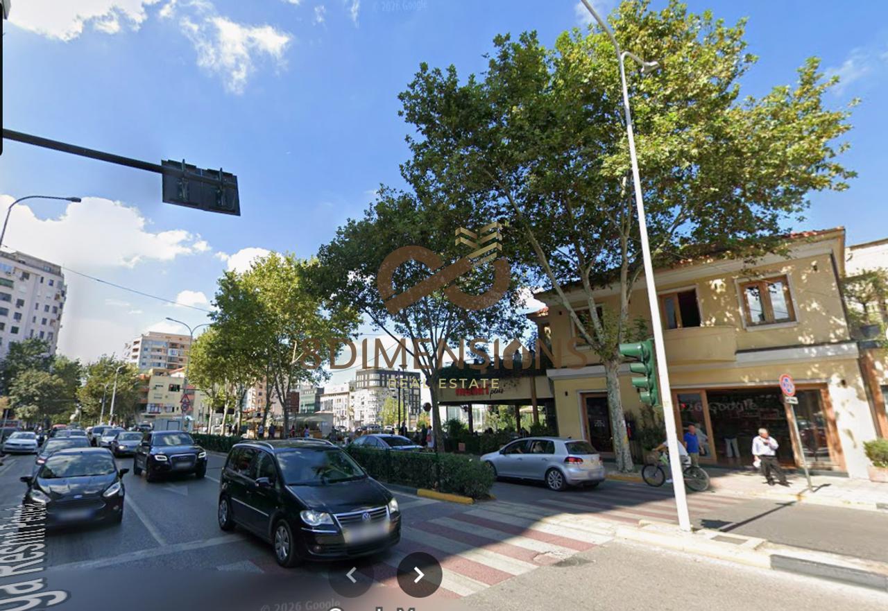 Jepet me qera Ambjent Komercial - Bulevardi Ri D825Z-17 – Tiranë