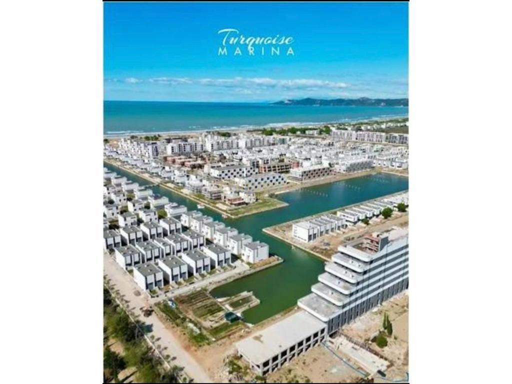 VILË PËR SHITJE – TURQUOISE MARINA 🌊 650,000 € – Durrës