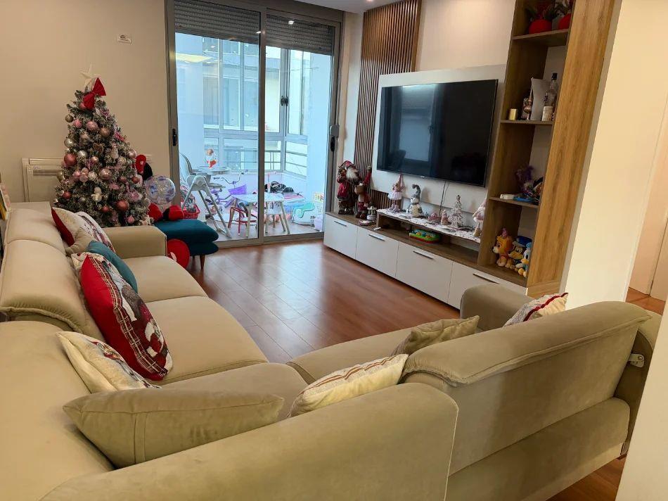 APARTAMENT ME QERA 2+1 LIQENI THATE 750 EURO – Tiranë