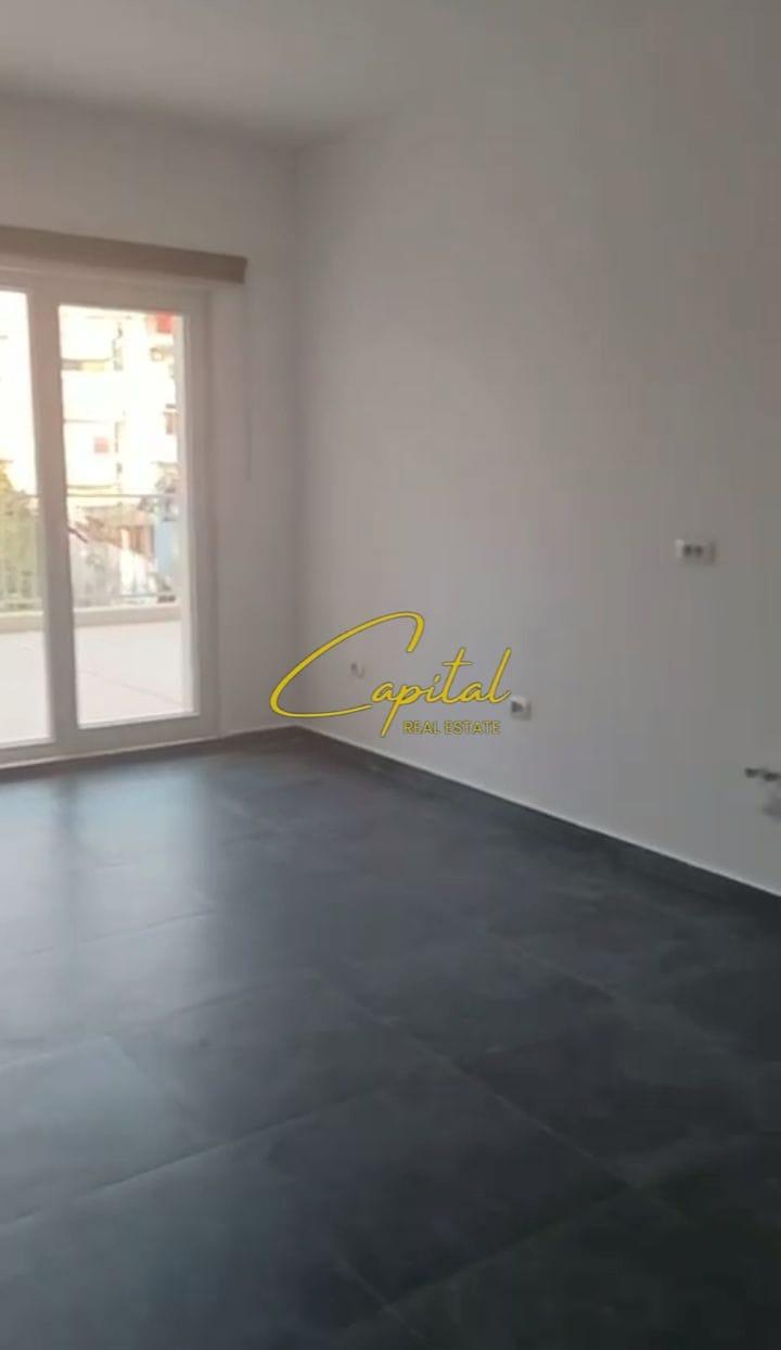 ZYRE ME QIRA 95 M2 ZOGU I ZI 1000 EURO – Tiranë