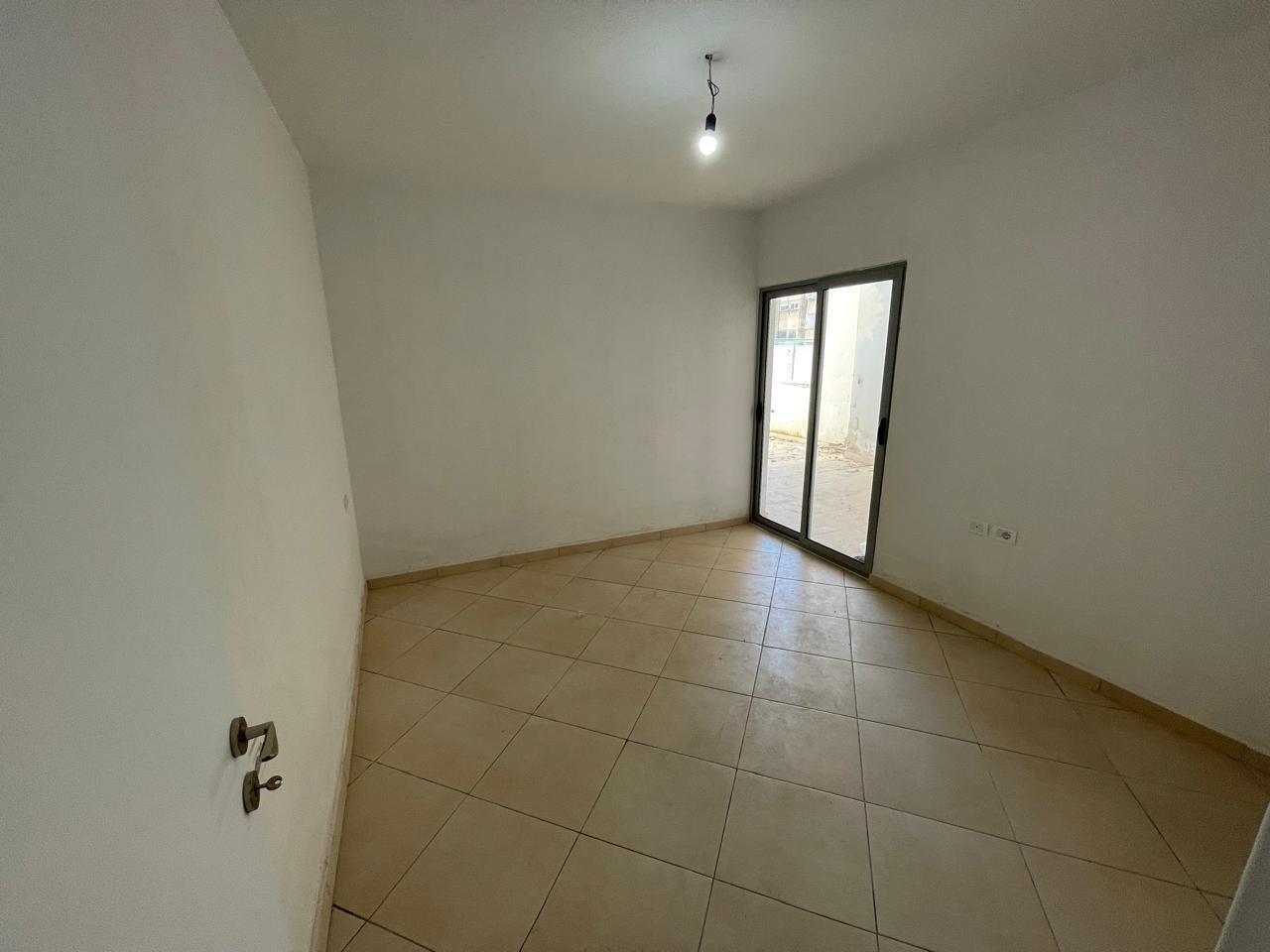 0682064333 SHITET APARTAMENT 2+1 TEK STACIONI I TRENIT ! – Durrës